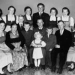 Silberhochzeit der Großeltern, mit allen 14 Kindern