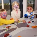 Elias, Alina und Moritz spielen Kreisverkehr