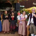 Die kleine Katharina (mit Tante Eva), Tochter des Hauses erntete am meisten Applaus