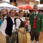 Gewinnerin Theresia Steidl in der Tracht von der TMK Leogang