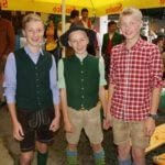 Lukas, Martin und Philipp bekommen ein Trosteis