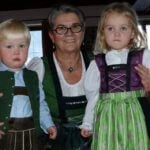 Maria mit ihren Enkerl Paul und Maria